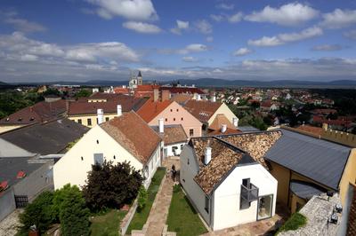 Kilátás a veszprémi Tűztoronyból.-stock-foto