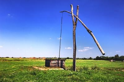 Gémeskút a Hortobágyon-stock-foto