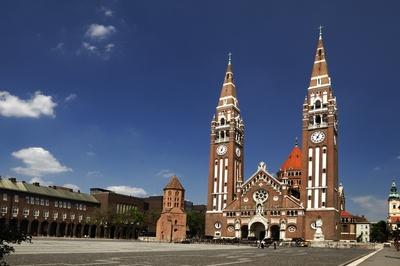 Szegedi Dóm (Magyarok Nagyasszonya-székesegyház vagy más néven Fogadalmi templom)-stock-foto