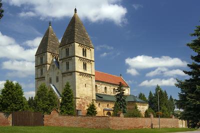 Jáki templom-stock-foto
