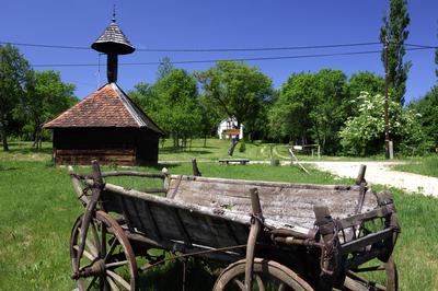Kercaszomor, református harangláb-stock-foto