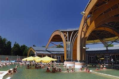 A Büki Gyógyfürdő-stock-foto