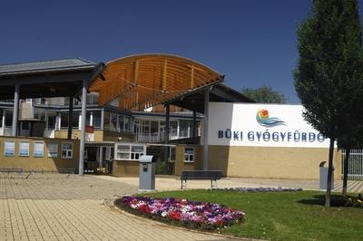 A Büki Gyógyfürdő-stock-foto