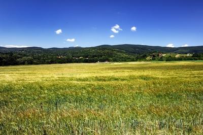 A Kőszegi-hegység látképe-stock-foto