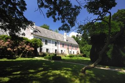 Bozsok - Sibrik Kastély és őspark-stock-foto