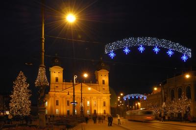 Debrecen belvárosa és a Református Nagytemplom-stock-photo