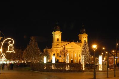 Debrecen belvárosa és a Református Nagytemplom-stock-foto