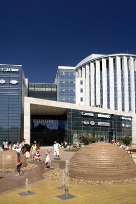 Fórum bevásárlóközpont, Debrecen-stock-foto