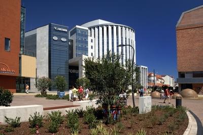 Fórum bevásárlóközpont, Debrecen-stock-foto