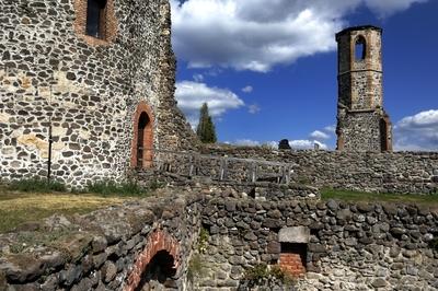 Kisnánai vár-stock-foto