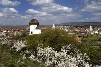 Ösküi kerektemplom-stock-foto