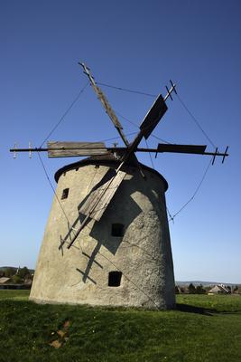 Tési szélmalom-stock-foto