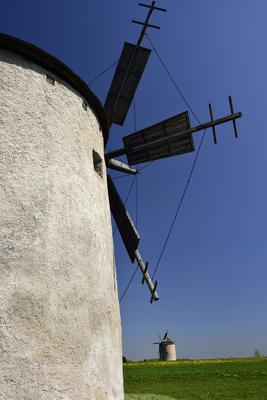 Tési szélmalom-stock-foto