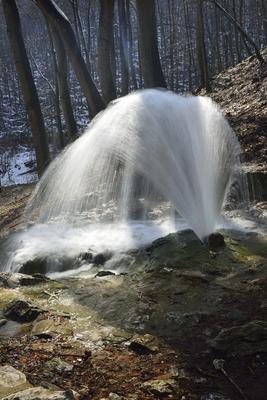 Vöröskő-forrás-stock-foto