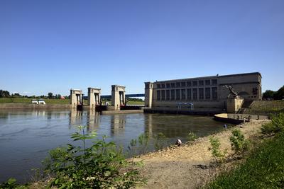 Tiszalöki Vízerőmű-stock-foto