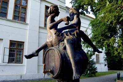 Szekszárd, Borkút a Régi Vármegyeháza udvarán-stock-foto