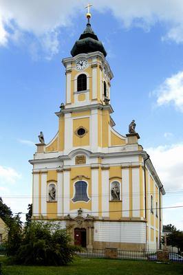 Tolna, Nagyboldogasszony római katolikus templom-stock-photo