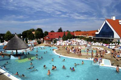 Kehidakustány, Termálfürdő-stock-foto