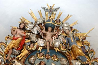 Vasboldogasszony, a katolikus templom oltára-stock-foto