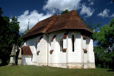 Nagyszekeres, református templom és harangláb-stock-foto