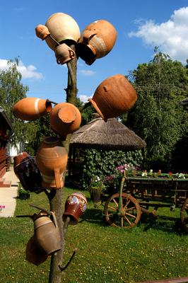 Falusi udvar Csarodán-stock-foto