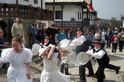 Hollókői Húsvéti Fesztivál-stock-foto