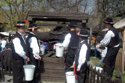 Hollókői Húsvéti Fesztivál-stock-foto