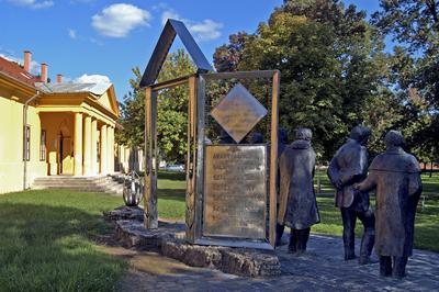 Nagykőrös, a Nagy tanári kar-szoborcsoport-stock-foto