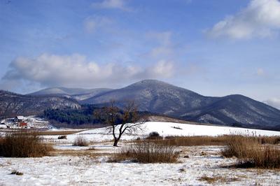 Téli táj a Karancs-hegységben-stock-foto