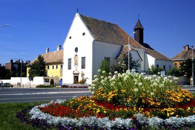 Tata, Kapucinus templom (Szent Imre) és rendház-stock-foto