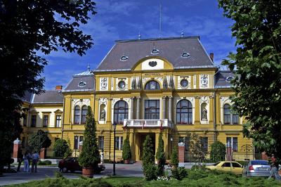 Nyíregyháza, a Megyeháza épülete-stock-foto