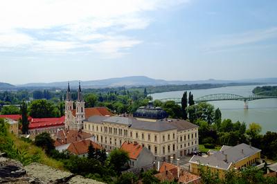 Esztergom, a Víziváros látképe a várból-stock-foto