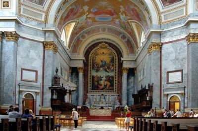 Az Esztergomi bazilika belseje-stock-foto