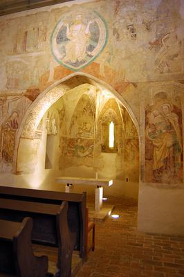 Velemér, Szentháromság-templom-stock-photo