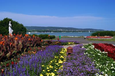 A keszthelyi móló előtti park-stock-foto