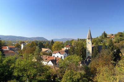 Zebegény látképe a Dunakanyarral-stock-foto