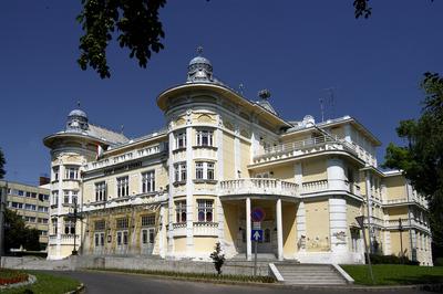 Kaposvár, a Csiky Gergely Színház épülete-stock-foto
