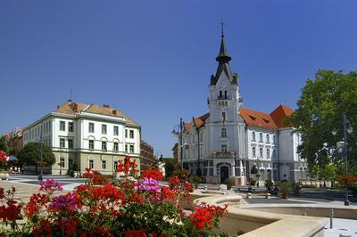Kaposvár, a Városháza a Kossuth téren-stock-foto