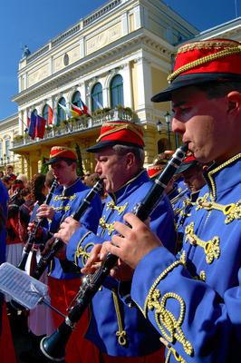 Fúvósok Nyíregyháza belvárosában-stock-foto