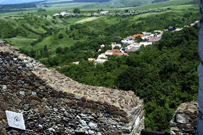 Hollókő, az Ófalu látványa a Hollókői várból-stock-foto