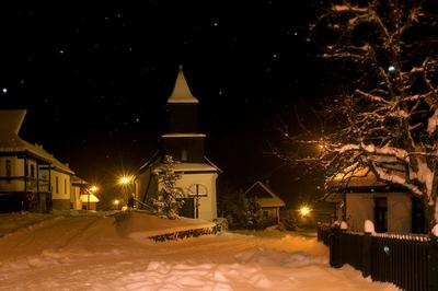 Hollókő, az Ófalu védett falurész télen-stock-foto