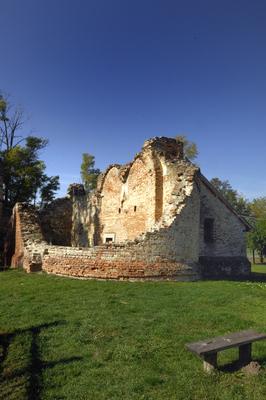 Rádpuszta - Balatonlelle, Árpádkori romtemplom-stock-foto