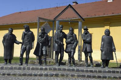 Nagykőrös, a Nagy tanári kar-szoborcsoport-stock-foto