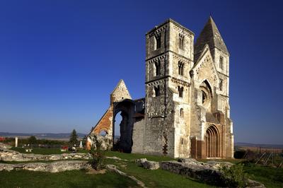 Zsámbék, a premontrei kolostor és templom romjai-stock-foto