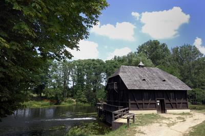Túristvándi vizimalom-stock-foto