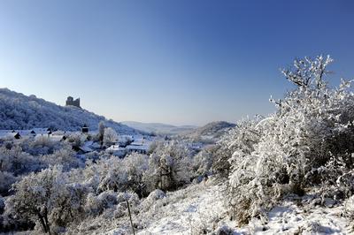 Hollókő, az Ófalu védett falurész télen-stock-foto