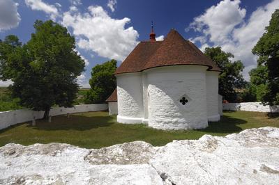 Tar, Árpád-kori templom-stock-foto