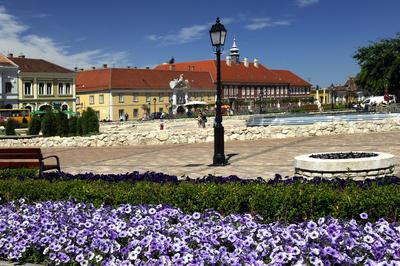 Vác belvárosa (Március 15. tér)-stock-foto