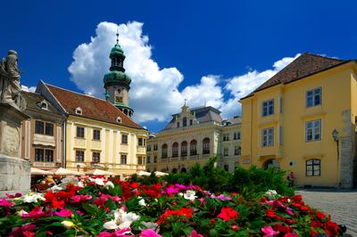 Sopron belvárosa (Fő tér)-stock-foto