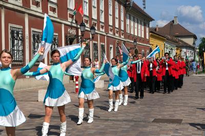 Váci Világi Vigalom a város főterén-stock-foto